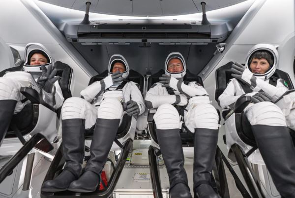 Прямая трансляция возвращения экипажа миссии SpaceX «Crew-4» на Землю