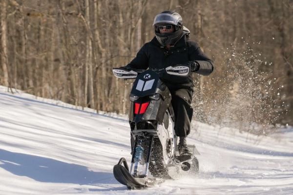 Мотоцикл Daymak Combat Ebike можно всего за час превратить в снегоход