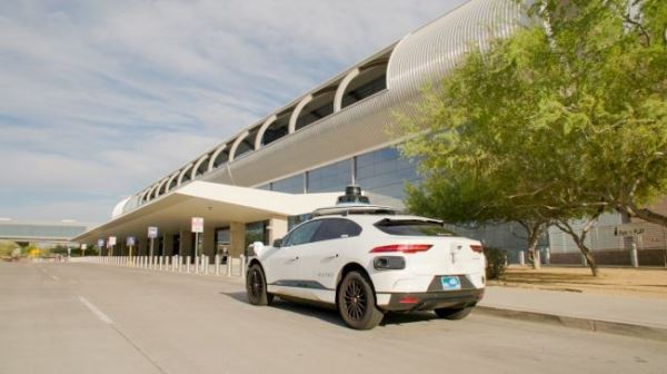 Waymo запускает автономные поездки в аэропорт Финикса