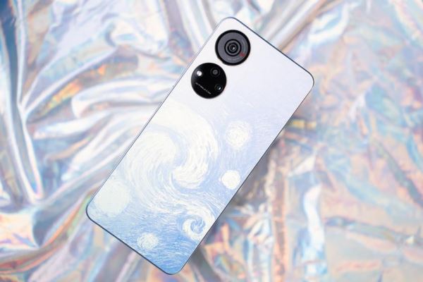 <br />
							ZTE представила смартфон Voyage 40 Pro+ Starry Night Edition стоимостью $300<br />
						