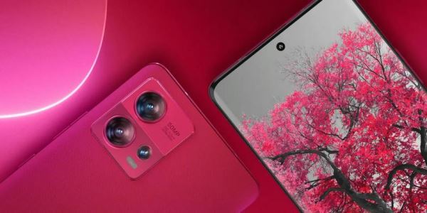 <br />
							Motorola представила смартфон Edge 30 Fusion в оттенке Viva Magenta, который Pantone назвал цветом 2023 года<br />
						